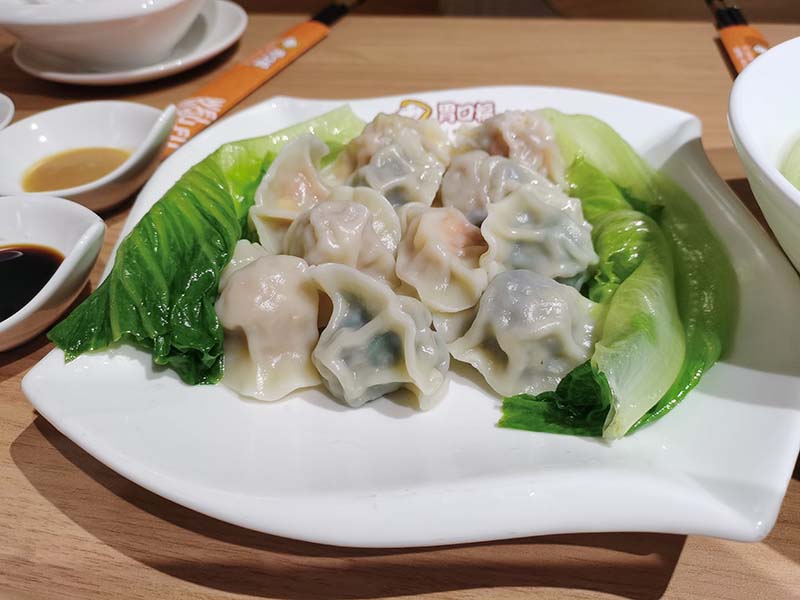 天氣冷了吃什么，來胃口福吃餃子，鮮香味十足，太好吃了
