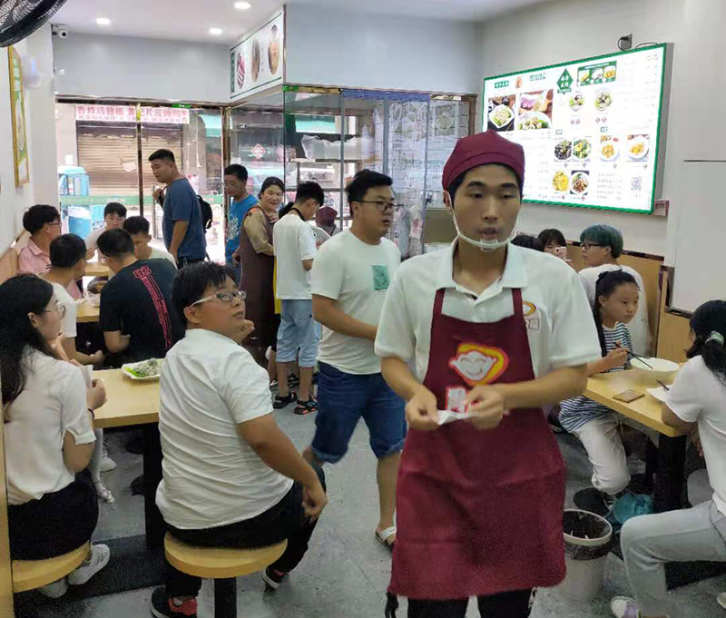 想開餃子云吞店是加盟好還是自己創(chuàng)立品牌好？
